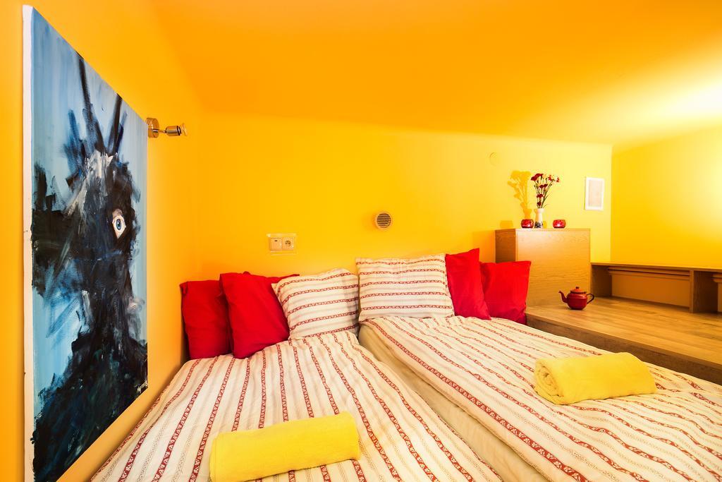 Apartament Live Like Locals: Market Square X Jewish District Kraków