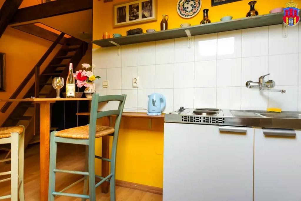 Live Like Locals: Market Square X Jewish District Apartament