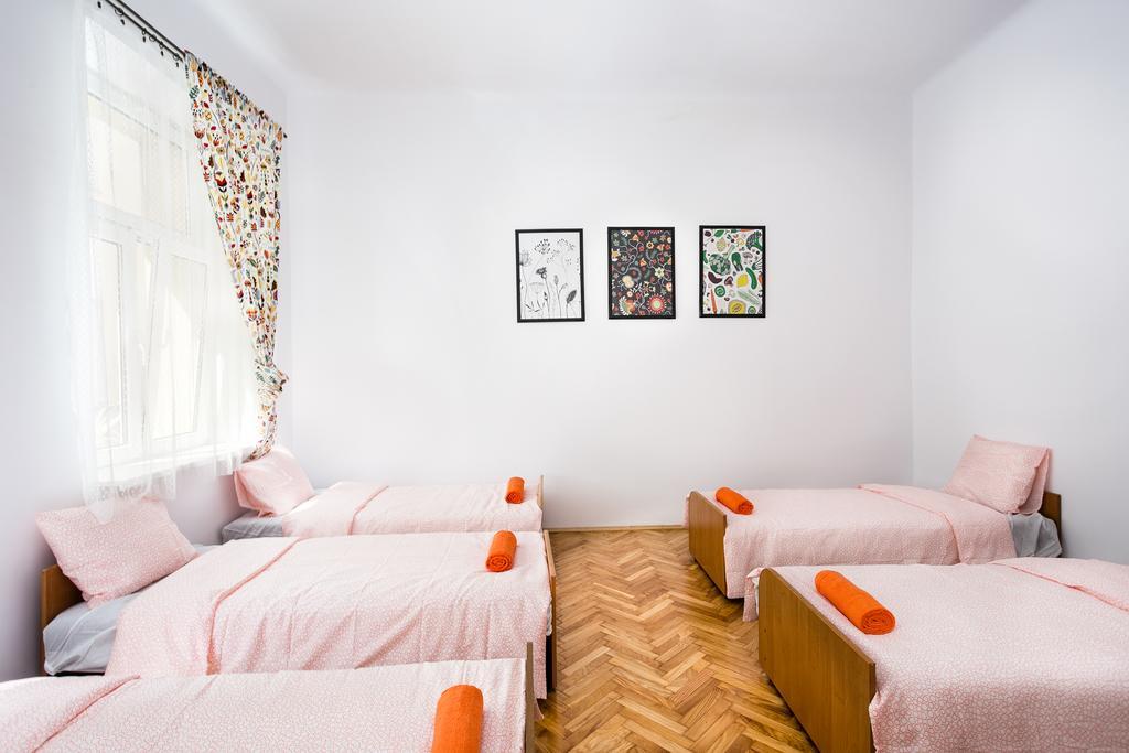 Live Like Locals: Market Square X Jewish District Apartament *