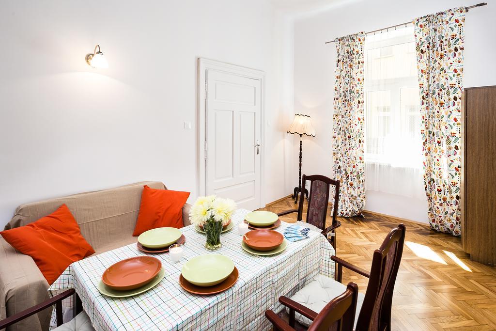 Apartament Live Like Locals: Market Square X Jewish District Kraków